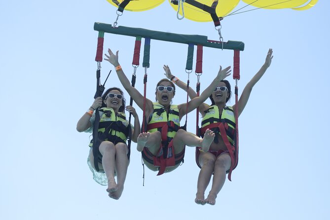 2 in 1 Parasail Cancun and Jet ski - A Fast-Track Water-Sports Day: Jet Ski plus Parasail in 90 Minutes