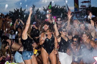Adults only Hip Hop Sessions Boat Party Cancun - Playa Tortugas Pickup: Getting On Board Without the Stress