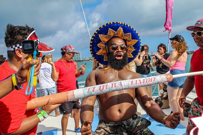 Adults only Hip Hop Sessions Boat Party Cancun - Snacks, Sandwiches, and the One Food Timing Lesson
