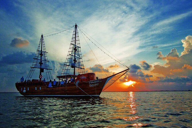 Amazing Romantic Dinner on a Spanish Galeon with Saxophone Music - Open bar throughout the cruise: what that means for your budget