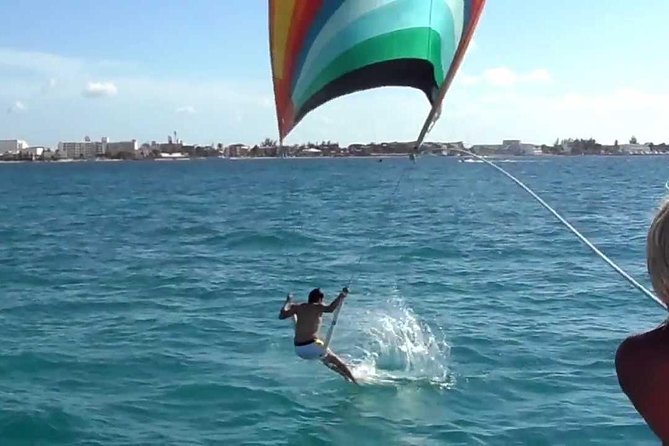 Cancun Adults Only Party Cruise to Isla Mujeres with Open Bar - Isla Mujeres Beach Club Lunch: Showers, Restrooms, and Food Expectations