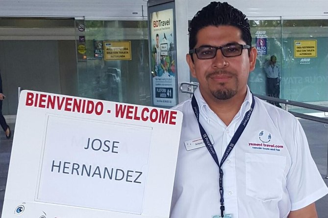 Cancun Airport private transfer to Cancun hotel zone - The Ride Itself: Minivan Comfort and Safety Notes