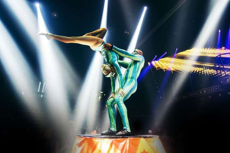 Cancun: Coco Bongo Nightclub Experience - The core show: confetti, light cues, and why the action never stops