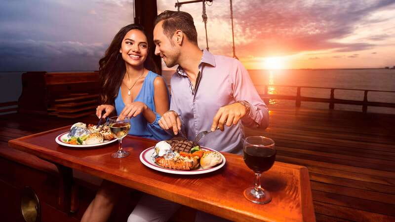 Cancun: Columbus The Romantic Dinner Cruise - Deck seating tips: how to get the best views