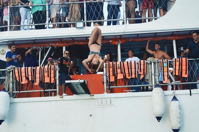 Cancun Dancer Cruise to Isla Mujeres with Snorkeling and Lunch - Lunch on board: fajitas that beat the usual cruise food