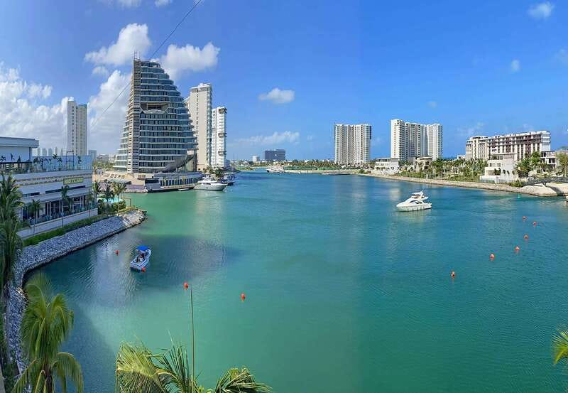 Cancun: Hop-On-Hop-Off Sightseeing Bus Tour - What to bring for a sunny deck day in Cancun