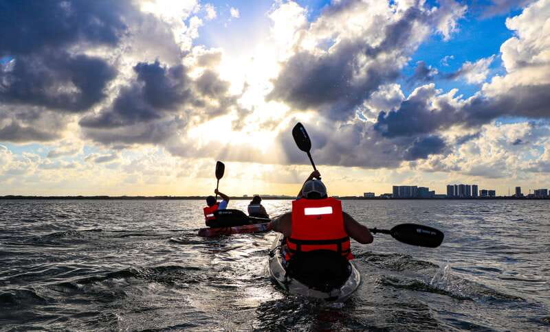 Cancun: Sunset Kayak Experience in the Mangroves - 15-minute break and photo stop: use the light, not the stress