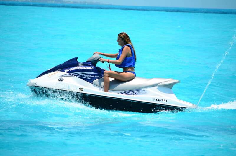 Cancun: Waverunner in Nichupte Lagoon - Getting Set Up With Aquaworld Cancún: Yamaha, Safety, and Real Freedom