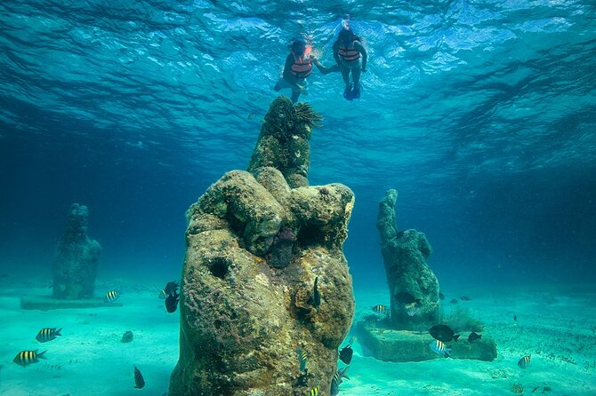CATAMARAN to Isla Mujeres, Snorkel & Beach Club by Xcaret - Zaza Yacht & Beach Club at Isla Mujeres: Prime comfort vs light lunch