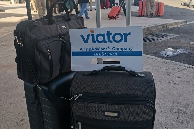 Cheap transfer for up to 10 people. - Round-Trip Transfers: The Easy Way Back to the Airport