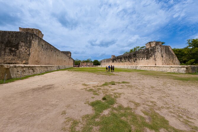 Chichén Itzá Ancestral Tour from Cancún with Cenote - Shopping stops and tip pressure: how to stay in control