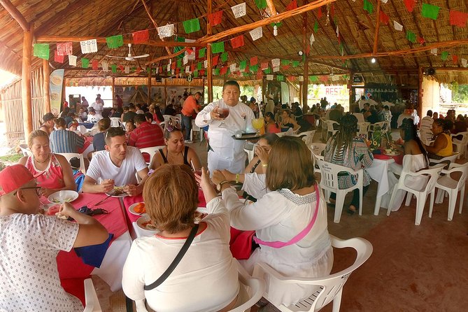 Chichen Itza & Cenote All-Inclusive Tour – Taxes & Entry Included - Food and drinks: breakfast box, regional buffet, and the bus bar