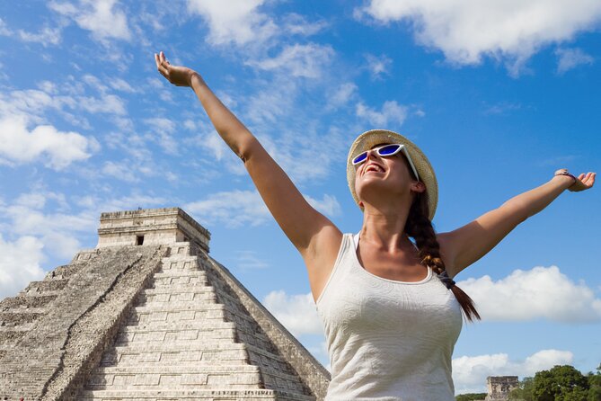 Chichén Itzá, Cenote Suytún, and Cenote Ikkil Guided Tour - Valladolid: a quick plaza visit, not a full city tour