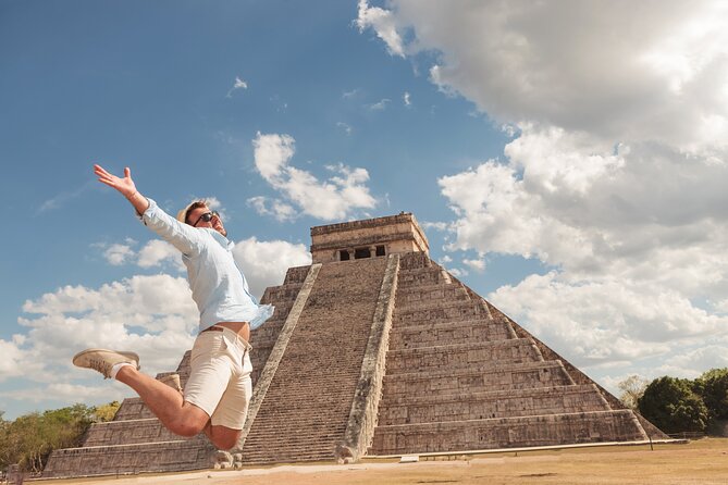 Chichén Itzá, Cenote Suytún, and Cenote Ikkil Guided Tour - Chichén Itzá time: iconic ruins, guided help, and photo pressure