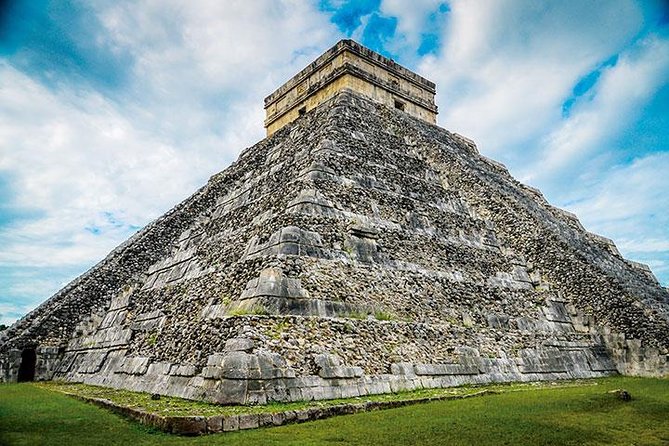 Chichen Itza Deluxe Valladolid and 2 Cenotes - Meals and drinks: breakfast, lunch, and the on-site upsell reality