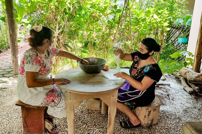 Chichen Itza Gastronomic, Valladolid and Cenote Extremo - Chichen Itza: where the Kukulkan pyramid lands best with a good guide