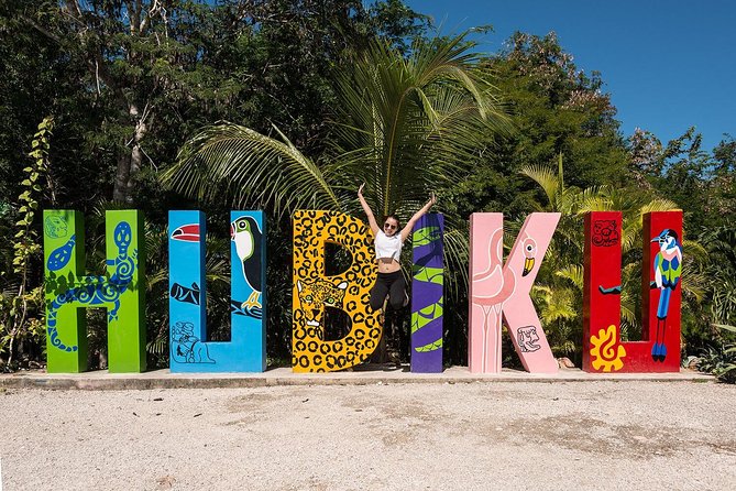 Chichén Itzá Premier Tour with Cenote Xunáan, Valladolid & Lunch - Lunch and the Open International Bar: Worth It, With One Caution
