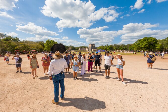 Chichen Itza, Transportation, lunch, cenote and Valladolid. - Lunch at the buffet: filling, convenient, and mostly about timing