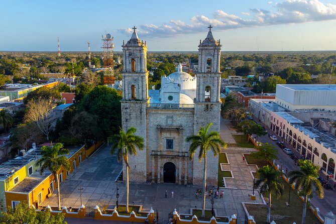 Chichen Itza, Transportation, lunch, cenote and Valladolid. - Pickup, bus changes, and the Plaza la Isla 2 launch