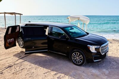 Deluxe Limousine GMC from Cancun Airport - Price and Value: $187 for Up to 4 (and When It Makes Sense)