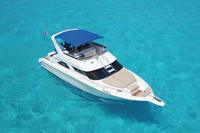 Deluxe Yacht 48FT with FlyBrige Rental in Cancun - Drinks, Food, and the Rules You Should Know