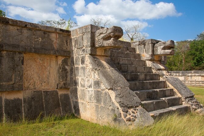 Early morning Chichen Itza Tour: Cenote and Tequila Tasting - Valladolid for 30 minutes: colonial streets, quick shopping, and short tequila time