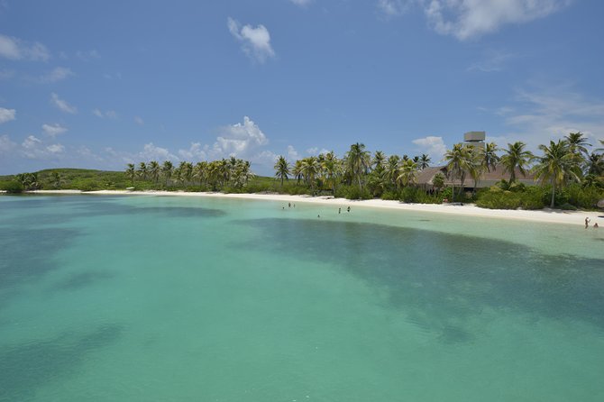 Isla Contoy Eco Adventure - Lunch and the open domestic bar: what you actually get on this trip