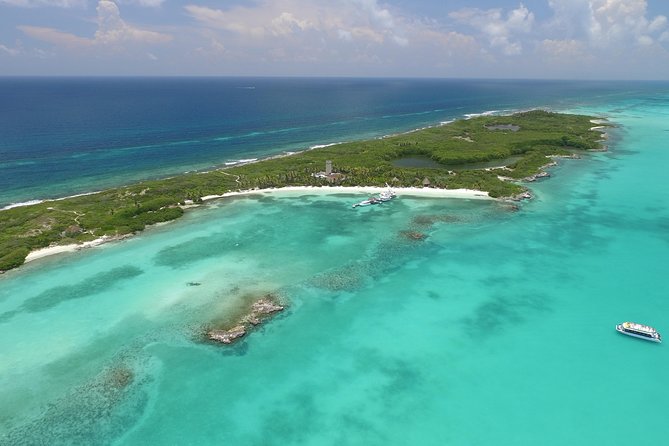 Isla Contoy Eco Adventure - Guide-led nature walk on Contoy: bird expectations and camera strategy