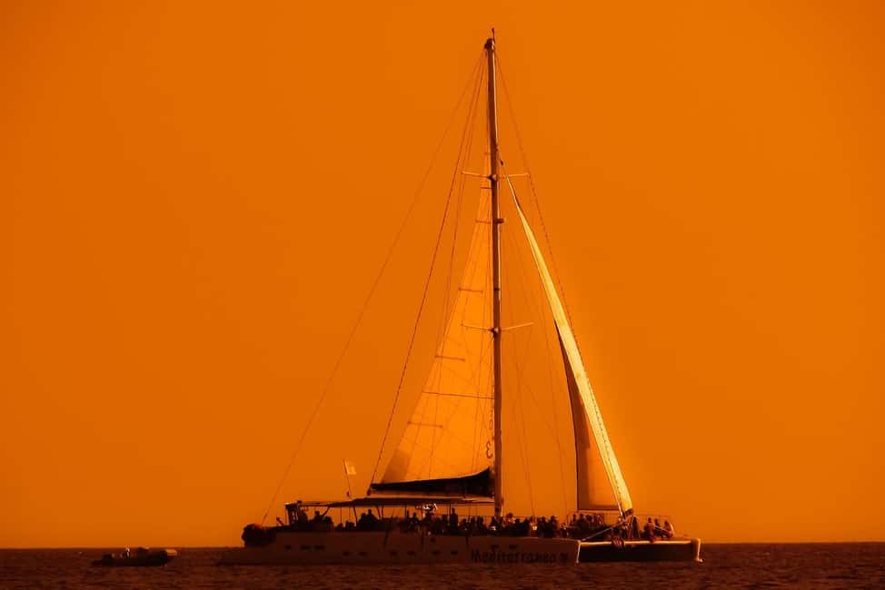 Isla Mujeres: Catamaran Ride with Open Bar, Snorkeling, and Lunch - Open Bar on board: what unlimited drinks really means for the day