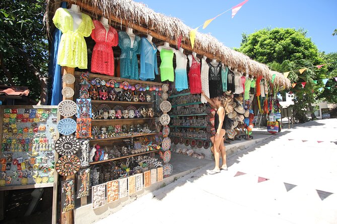 Isla Mujeres Catamaran Tour with Open Bar, Lunch and Snorkeling - Spinnaker option: do it only if you’re sure it fits you