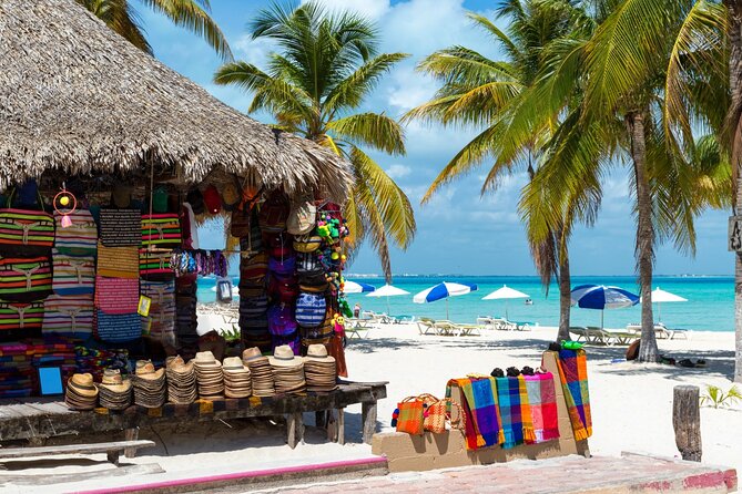 Isla Mujeres Catamaran Tour with Snorkel, Open bar and Transport - The open bar and buffet: party fuel with a quality gamble