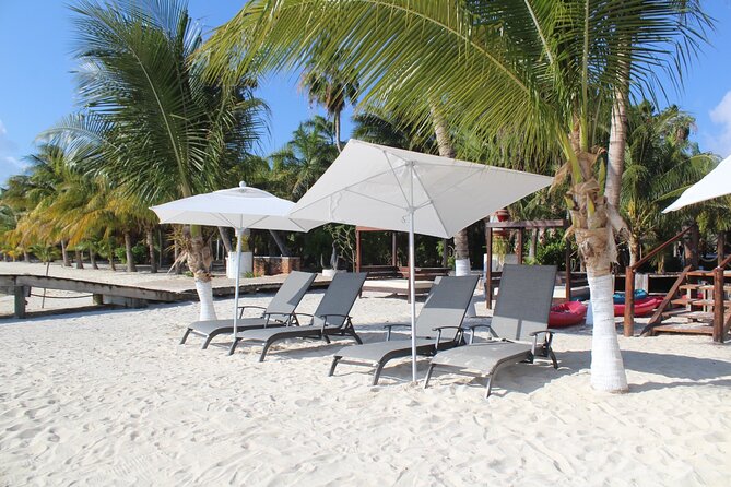 Isla Mujeres Day Tour with Catamaran, Snorkeling & Beach Club - Lunch at Playa Club Isla Mujeres: Food, Seating Reality, and Vegetarian Options