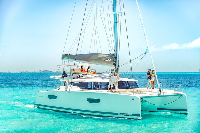 Isla Mujeres luxury catamaran with premium open bar and lunch - Isla Mujeres downtown for about an hour: perfect for a quick win