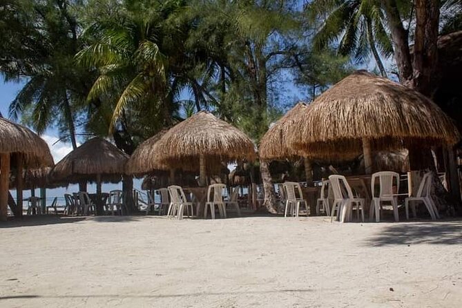 Isla Mujeres Premium Tour in Private Catamaran with Lunch - Club Playa Mexico: buffet lunch, showers, and open bar reality