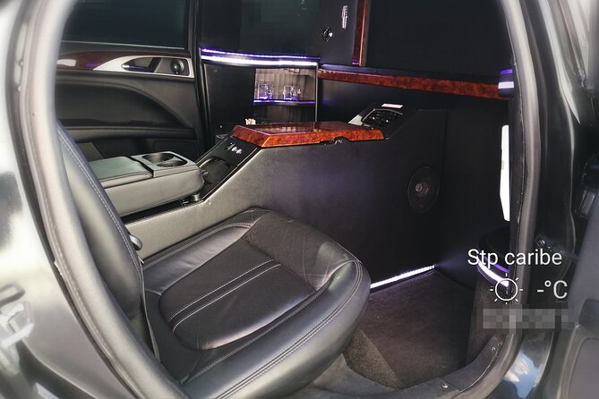 Lincoln Strecth Limousine with Wi Fi on board - Once You’re Outside: What the Waiting and Tracking Adds