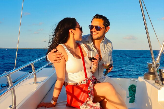 Luxury Sunset Sailing Cruise in Cancun with Light Dinner and Open Bar - Crew Service That Turns a Cruise Into a Good Night