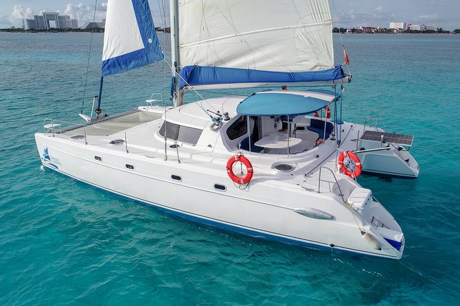 Private Catamaran from Cancun to Isla Mujeres | For up to 30 pp - Open Bar Reality: Unlimited Drinks, But Still Think About Timing