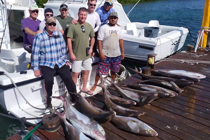 Private fishing charter Bertram 31ft 6 pax max if you don't fish you don't pay - Drinks, water, and staying ready in the heat