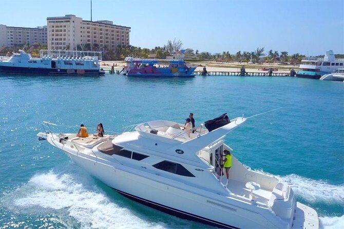 Private SeaRay 47ft Yacht Rental Cancun 23P6 - The 47ft SeaRay charter setup in Cancun (and why it feels personal)
