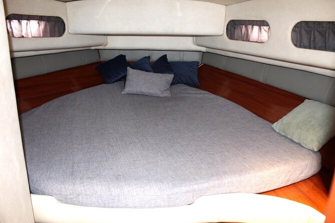 Private SeaRay 47ft Yacht Rental Cancun 23P6 - Crew and onboard experience: safety, humor, and birthday-level polish