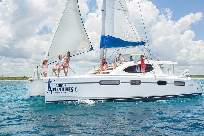 Riviera Maya Luxury Snorkeling Cruise with Lunch and Drinks - Boat Comfort, Group Size, and the Safety Gear Details