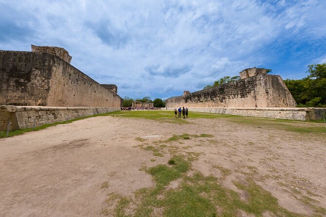 Small Group Tour to Chichen Itza, Cenote and Ekbalam from Cancun - Small-Group Size (15) and the English-Guide Advantage