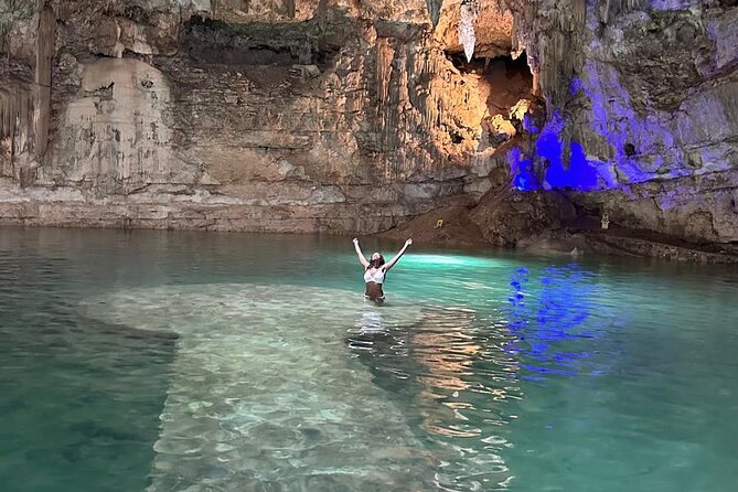 Tour Chichen Itza 2 Cenotes Suytun and Ik-kil - Suytún Cenote Swim: Clear Water, Stone Platform, and That Ray of Light Moment