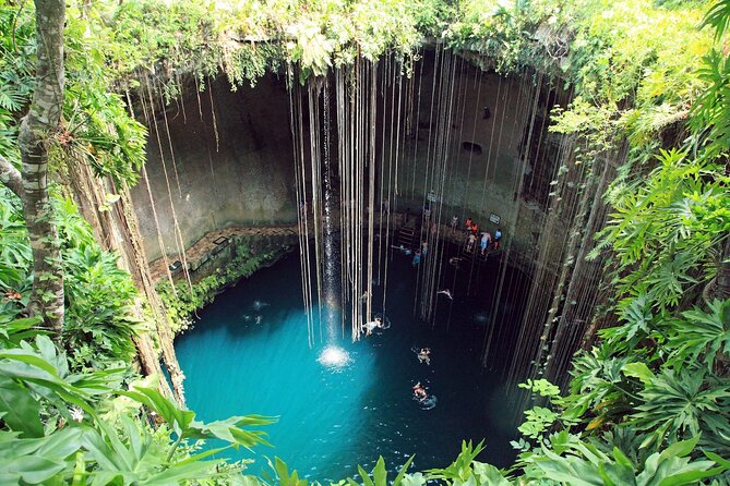 Tour de Dia a Chichén Cenote Ik Kil Cenote Suytun y Valladolid - Stop 4: Ik Kil Cenote Swim (Lockers, Life Jackets, and Xibalba Vibes)