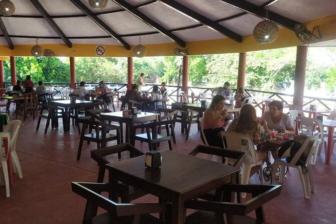 Tour de Dia a Chichén Cenote Ik Kil Cenote Suytun y Valladolid - Food and Drinks: Included Snacks, Big Buffet, and One Important Catch