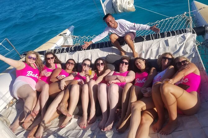 Tour Isla Mujeres Premium - Club Playa Mexico: Lunch, Chairs, and an Open-Bar Break