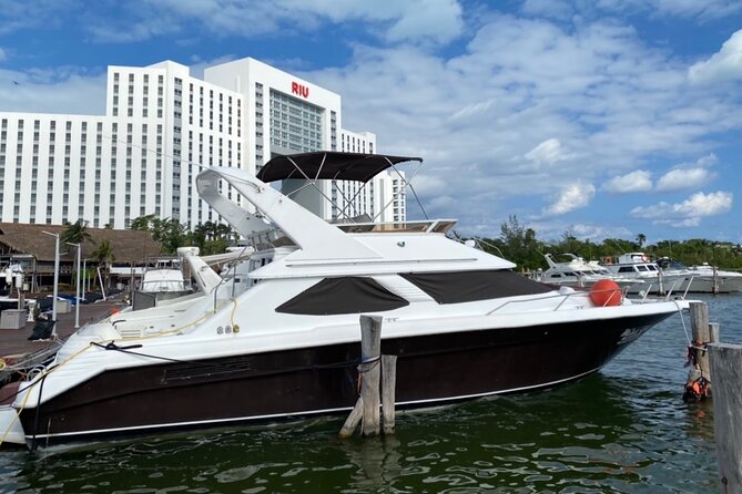 Yacht 48ft Rental in Cancun for up to 15 people - Crew and comfort: the part that makes or breaks the day