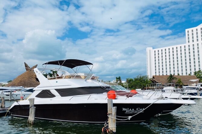 Yacht 48ft Rental in Cancun for up to 15 people - What’s included on board (and what you’ll likely add)